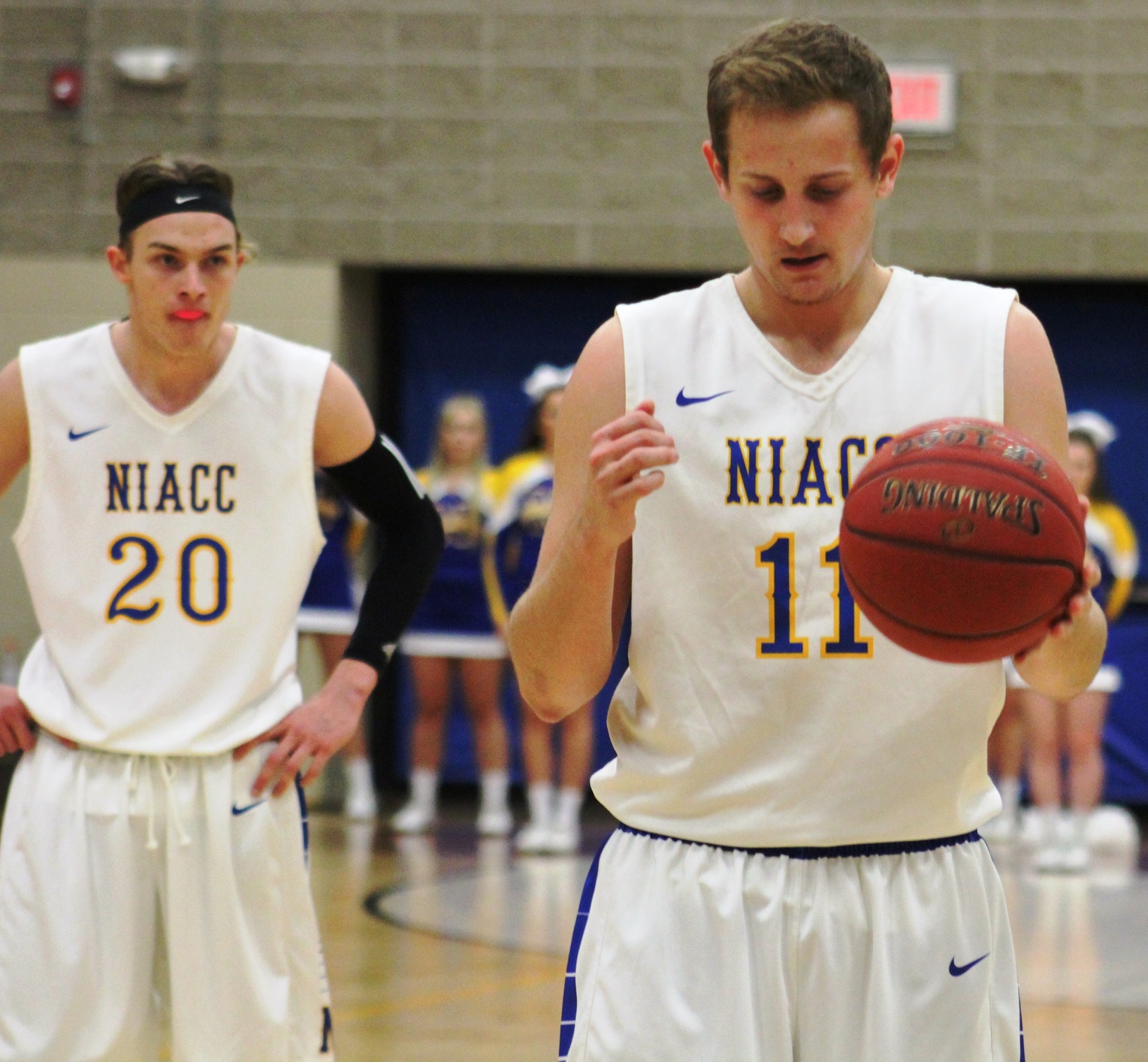 Jaycob Payne gets ready to shoot a free throw in last week's game against Riverland CC.