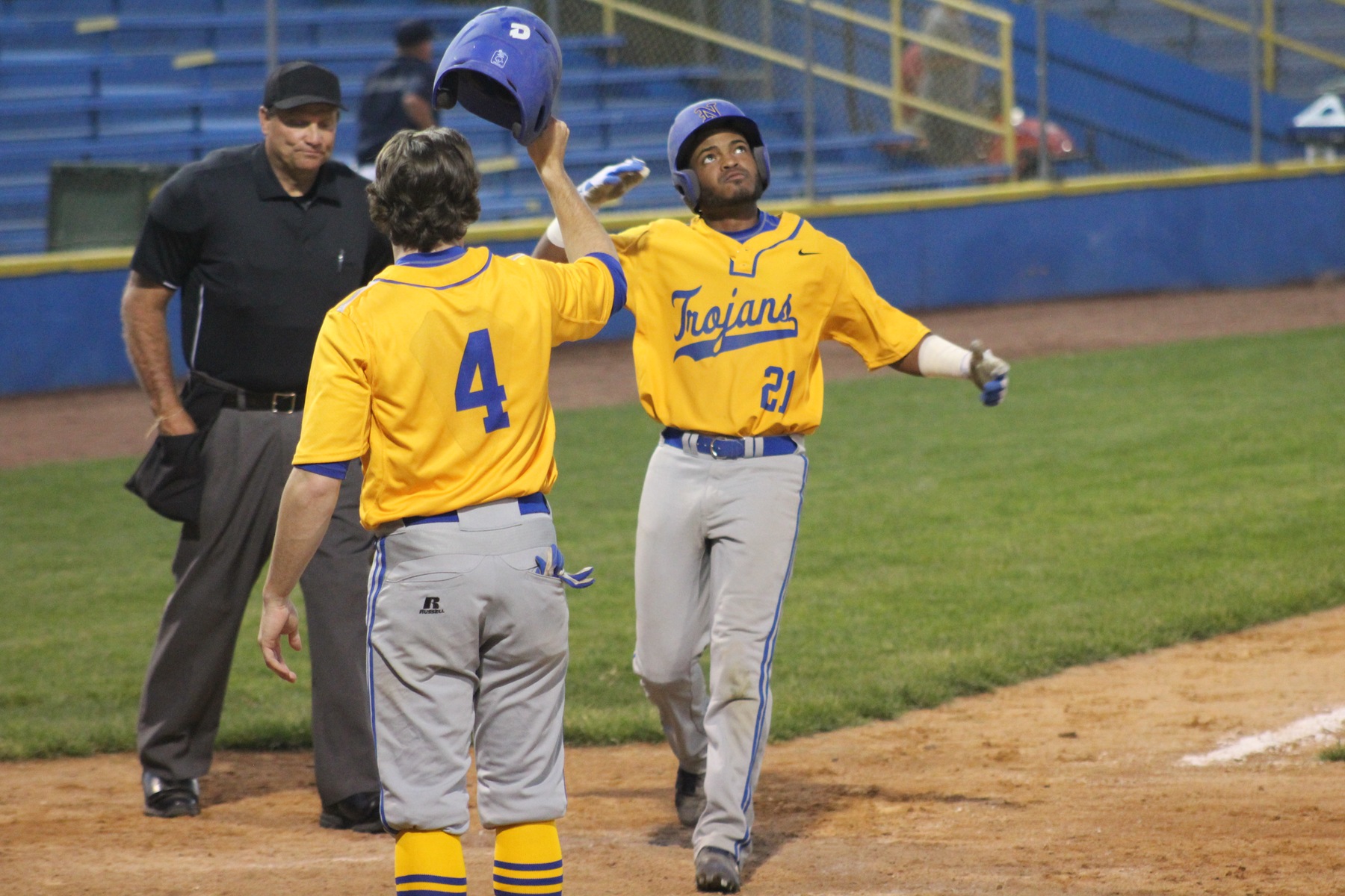 Ezequias Encarnacion approaches home plate after hitting a 3-run home run in the fifth inning Saturday against Iowa Central.