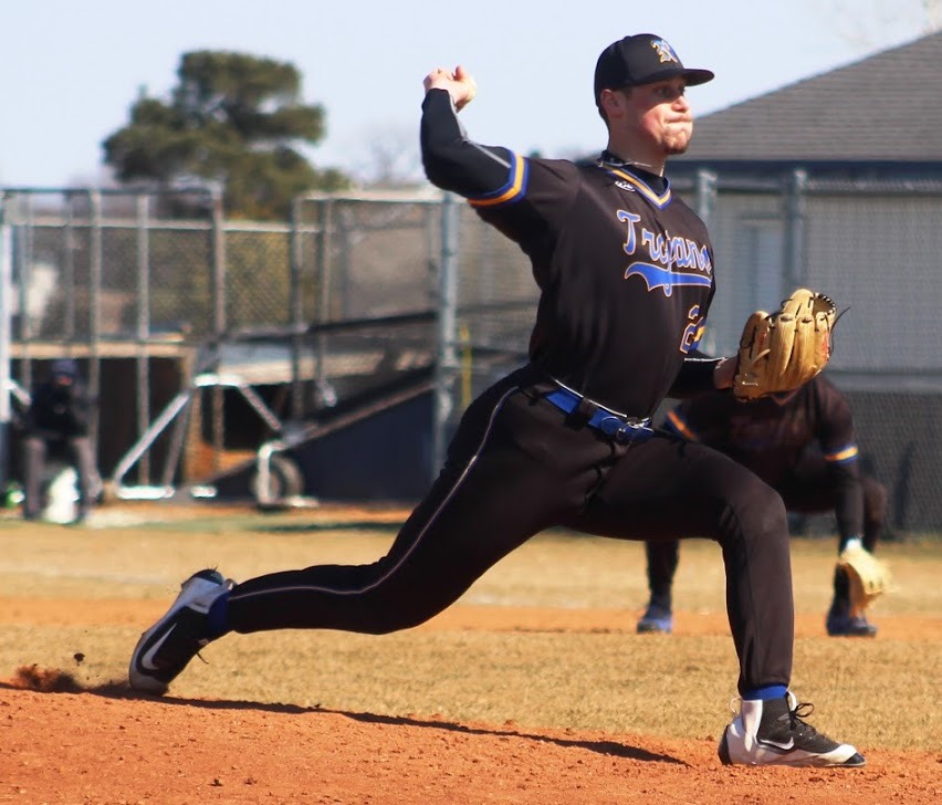 Harrison Beethe delivers a pitch against DMACC in the 2019 season.