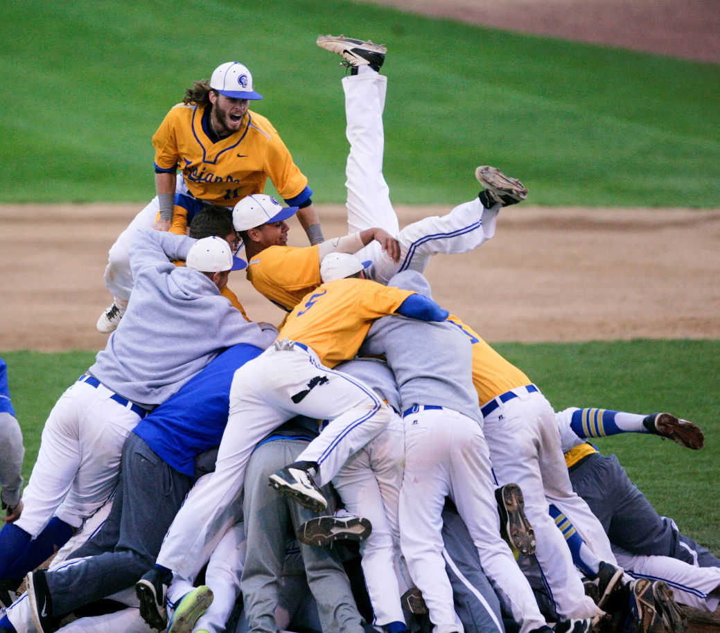 NIACC celebrates 2015 regional title. Photo by Jared Patterson.