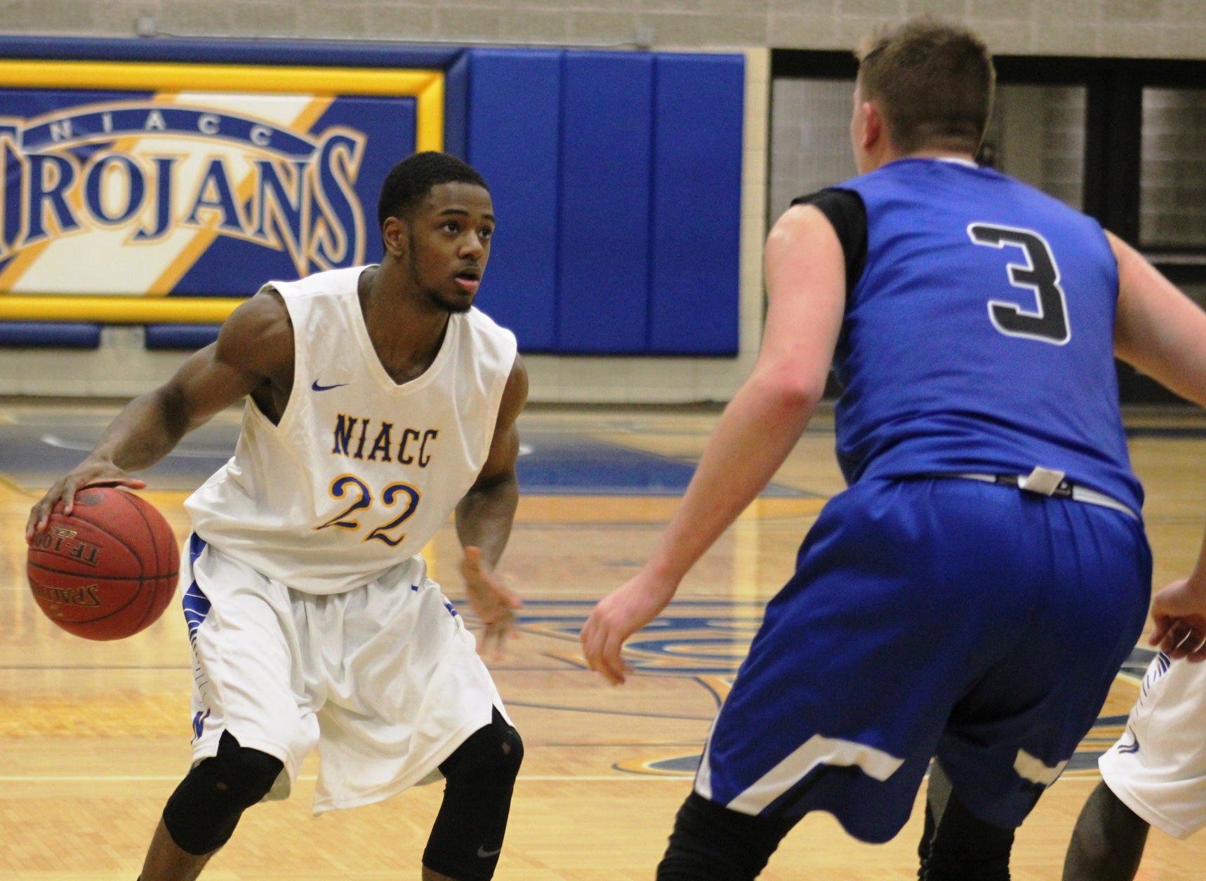 NIACC's Josh White looks to drive to the basket against DCTC.