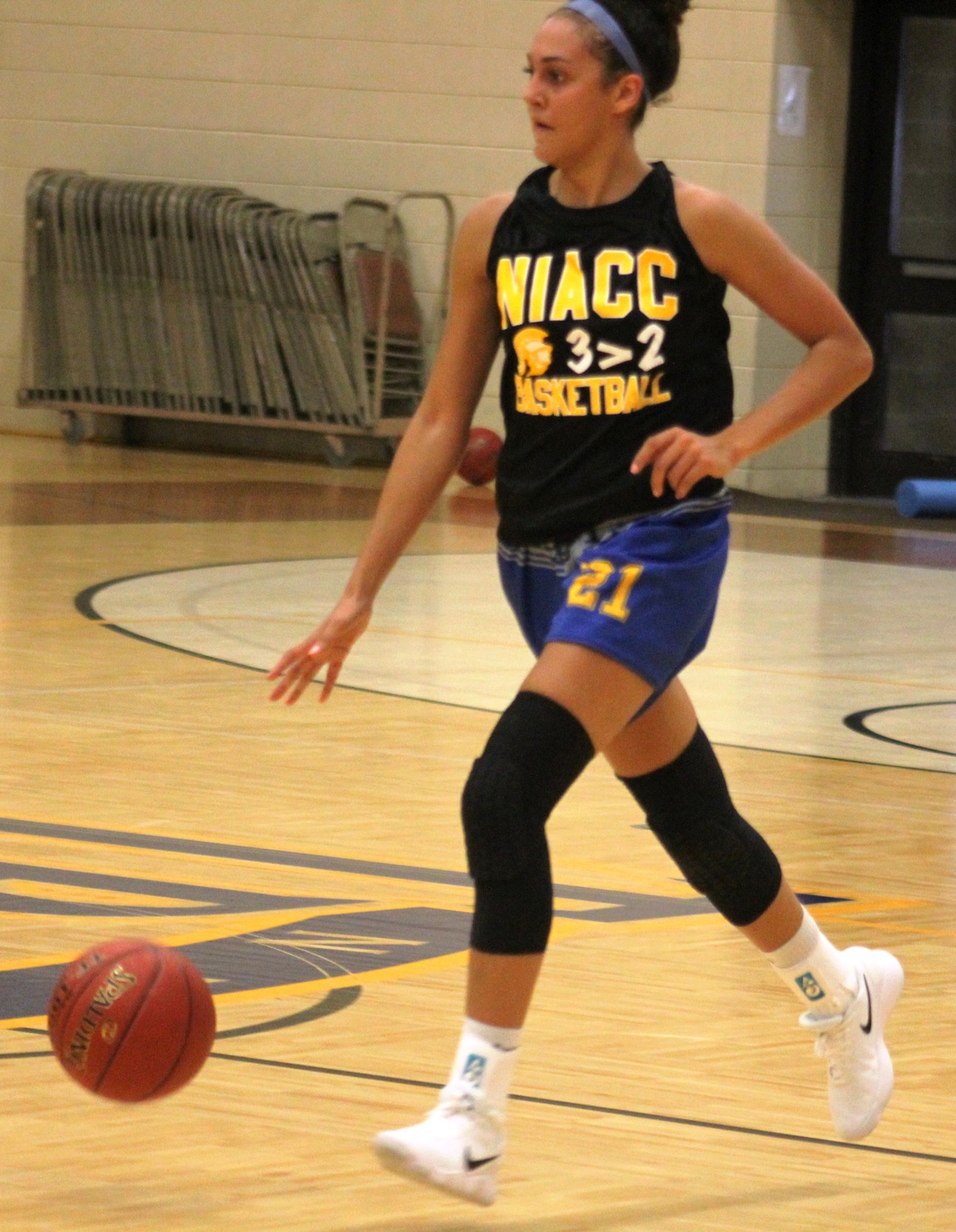 NIACC's Laker Ward dribble the ball up court in a recent practice.