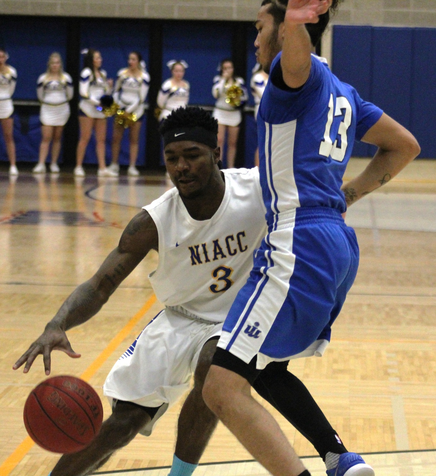 NIACC's Orrington Hamilton drives to the basket in Saturday's game against Iowa Western.