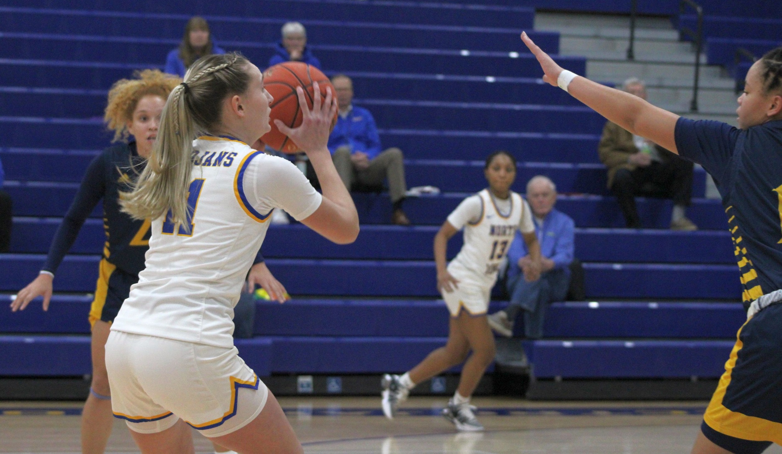 Balanced attack pushes NIACC past Ellsworth, 88-65