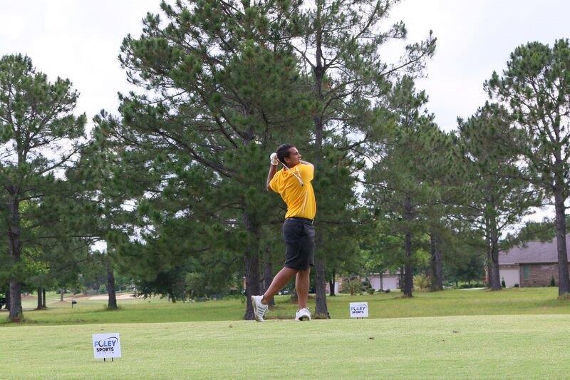 NIACC's Anthony Emanuel tees off during day 2 of the national golf tournament. Photo courtesy of Mississippi Gulf Coast CC sports information,