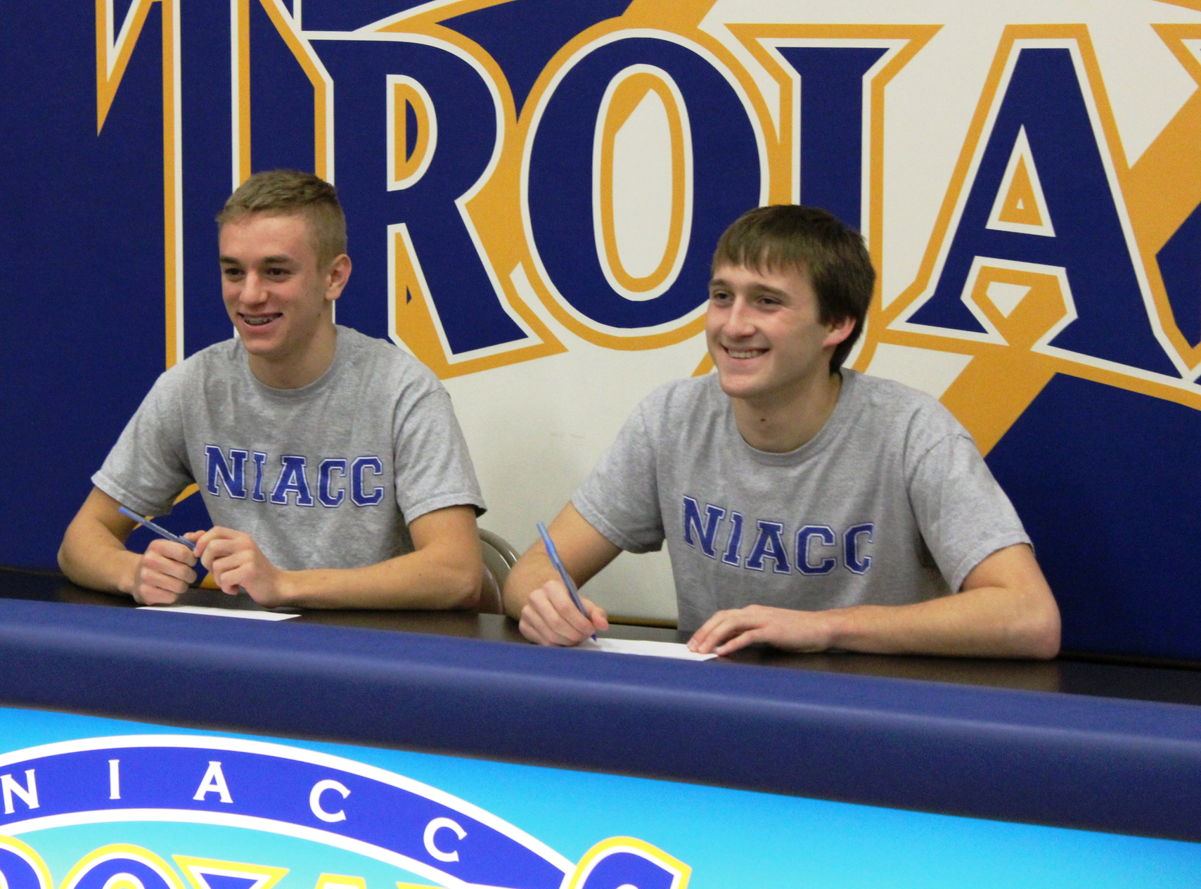 Central Springs' Eastman, Hennigar sign to run track at NIACC