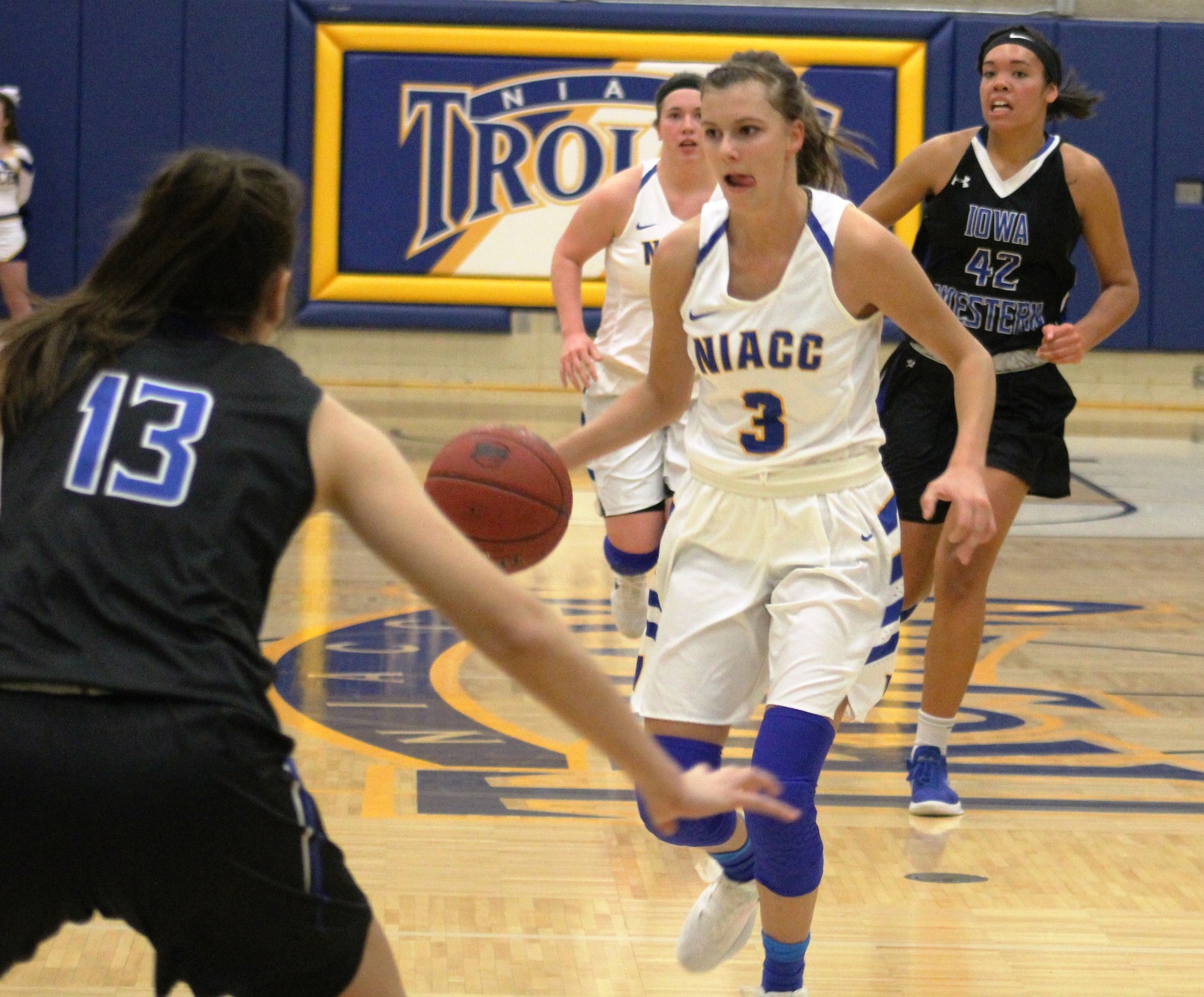 Taylor Laabs drives the ball to the basket in last Saturday's game against Iowa Western.