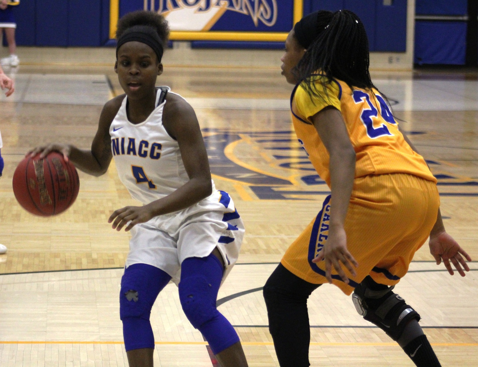 NIACC's UU Longs brings the ball up the floor in a game against Iowa Lakes earlier this season.