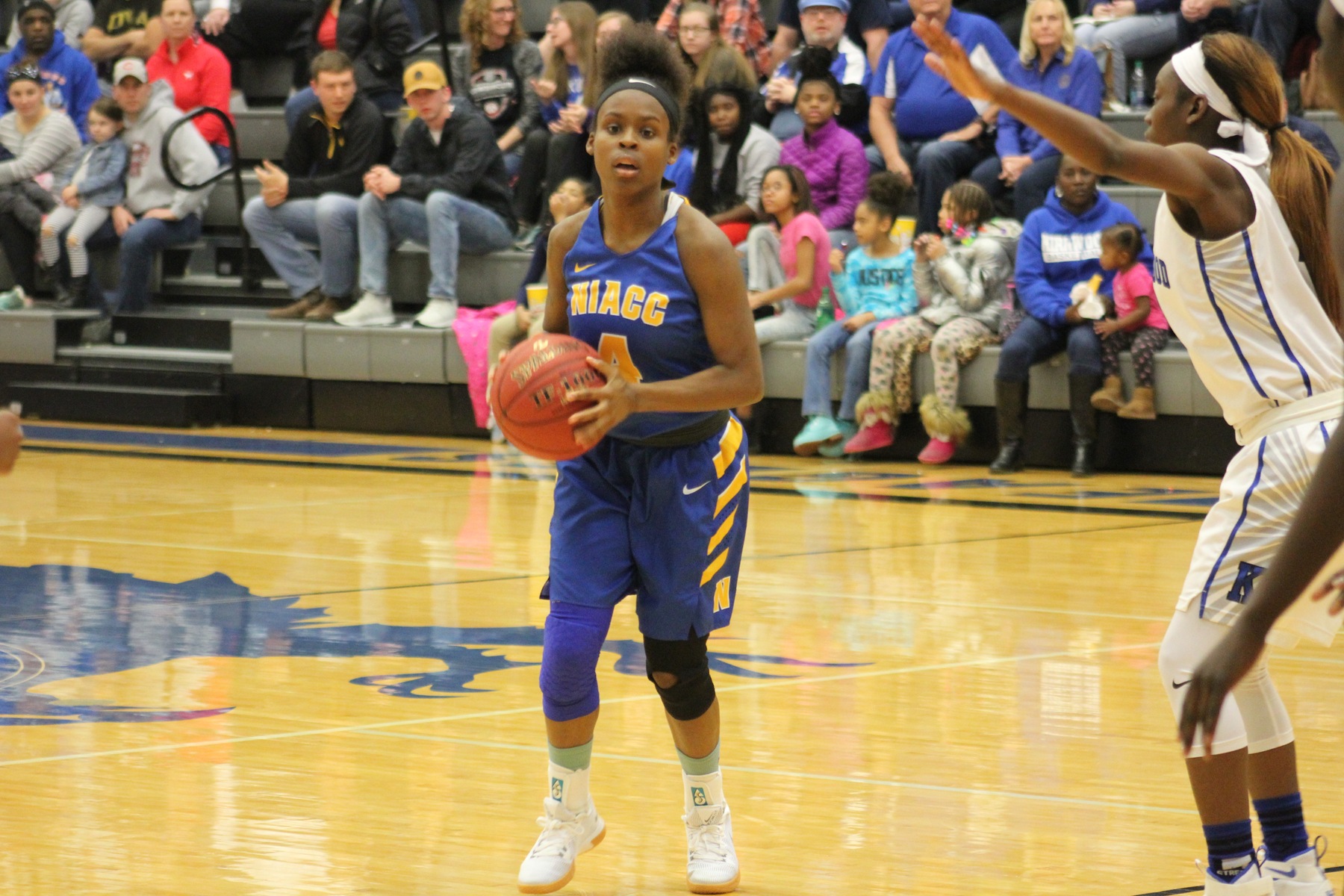 NIACC's UU Longs looks to pass the ball during the second half of Sunday's regional title game against Kirkwood.