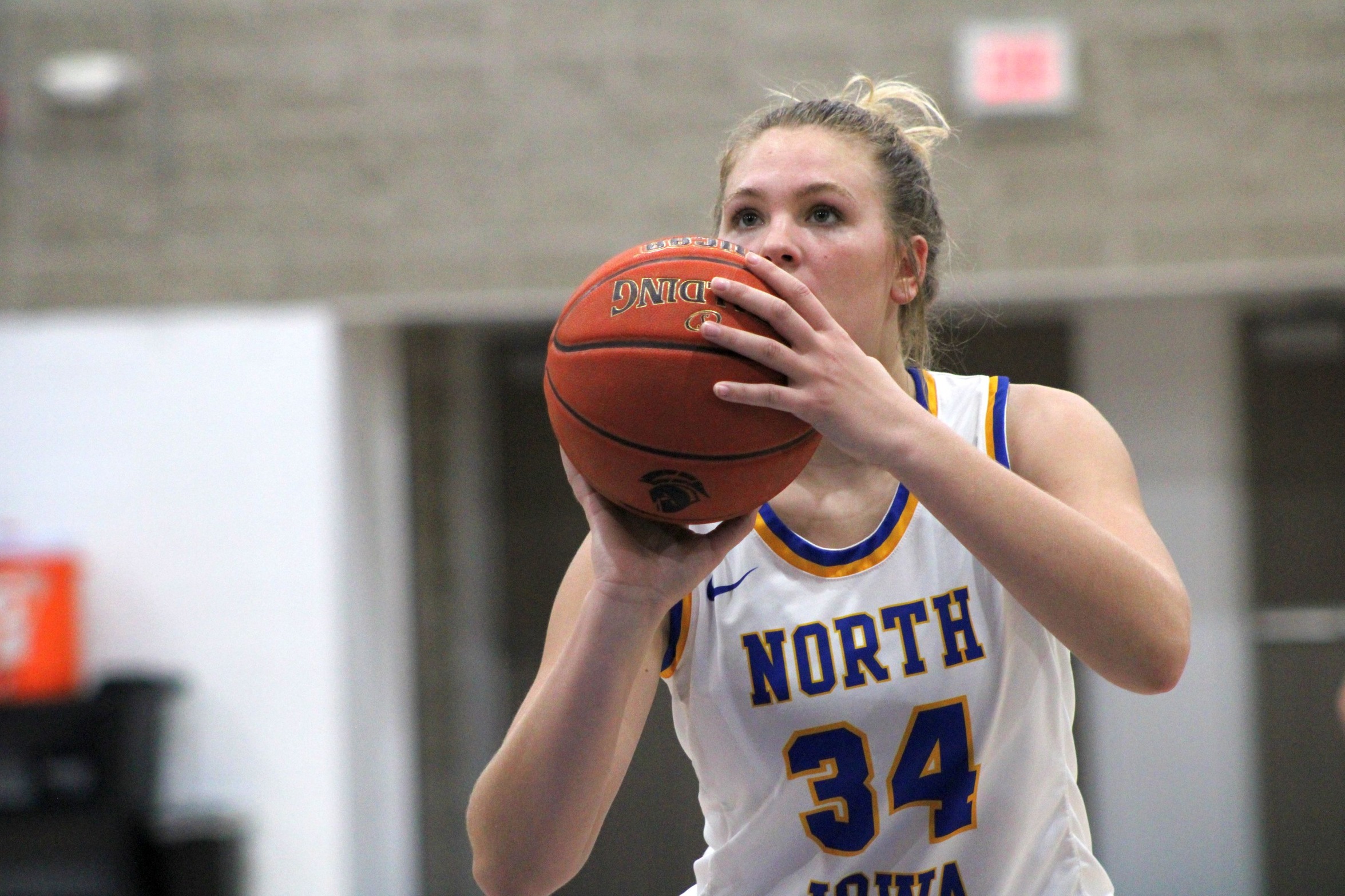 NIACC's Madison Hillman shoots a free throw against the William Penn Junior Varsity on Nov. 7 in the NIACC gym.