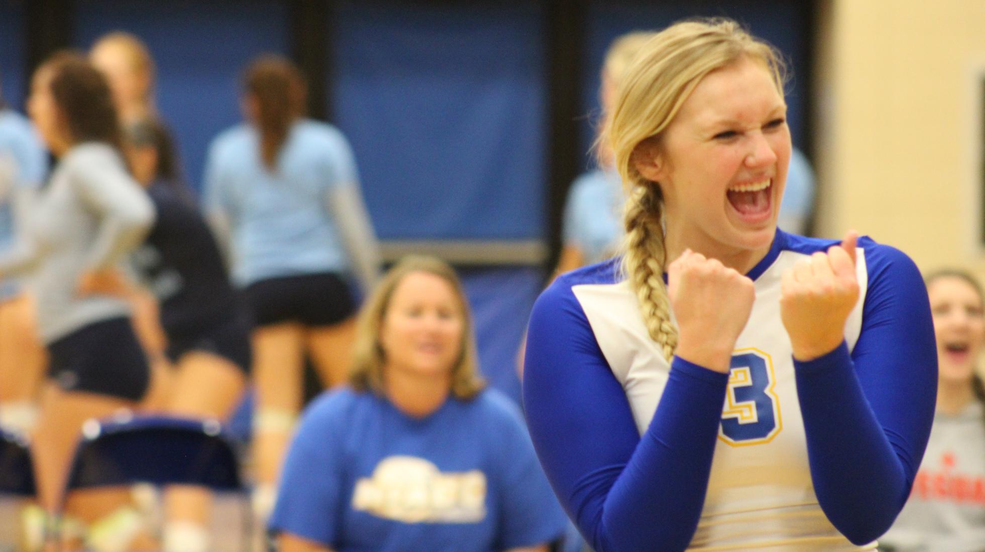 NIACC volleyball team splits pair at own tournament