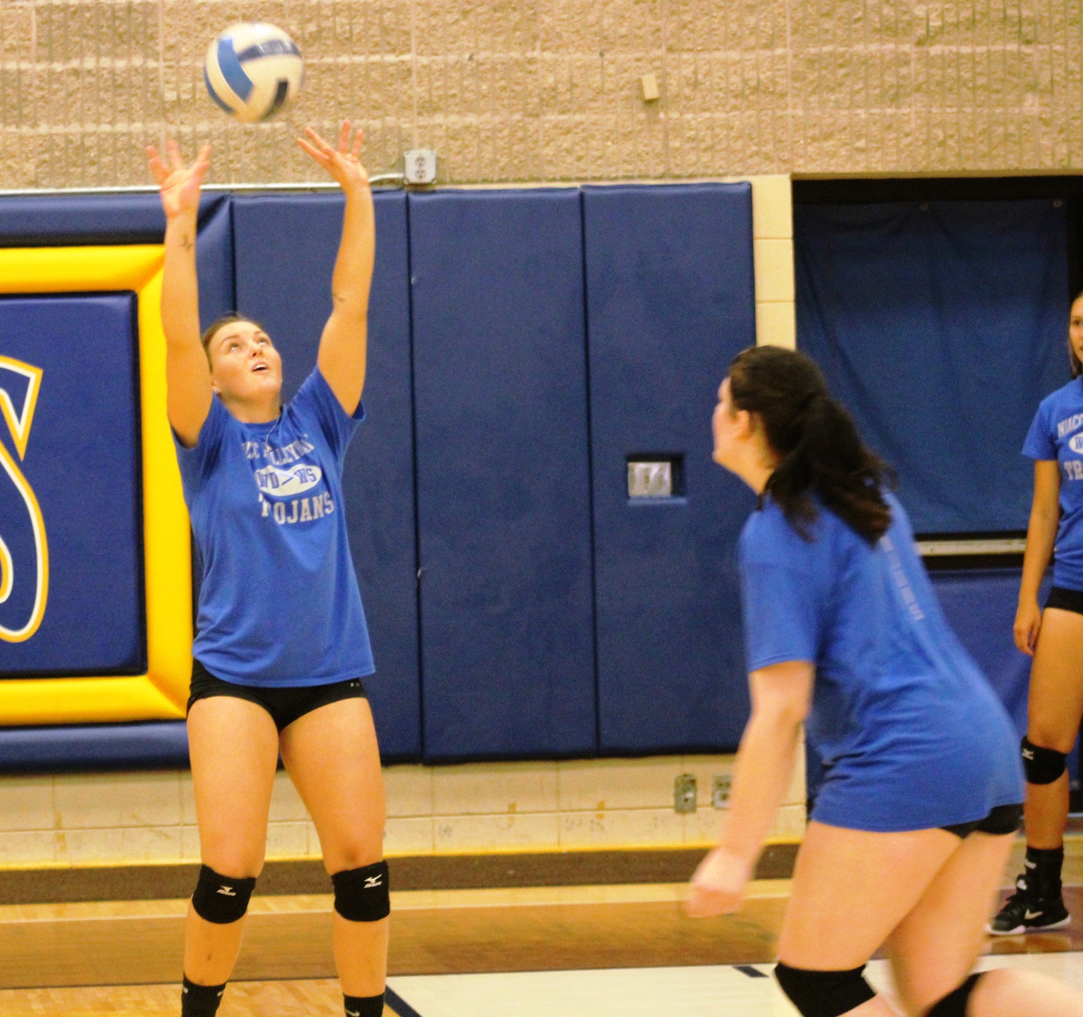 Sophomore Amanda Borden sets the ball during the first day of practice on Tuesday.