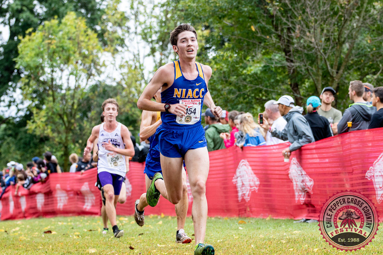 NIACC's Gavin Connell sprints to the finish line at the Arkansas Chile Pepper Festival.