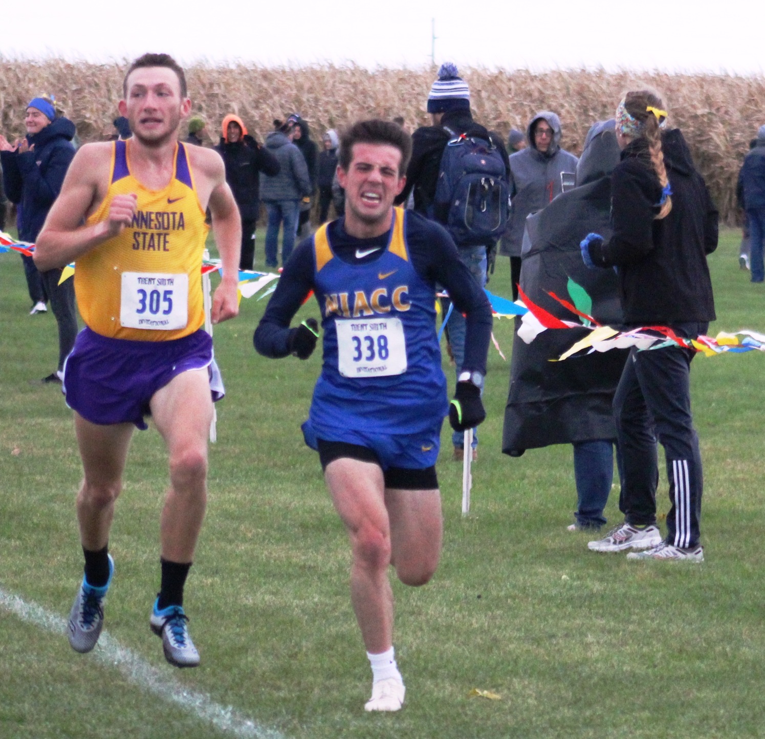 NIACC's Jorge Ruiz sprints to the finish line in Friday's Trent Smith Invitational.
