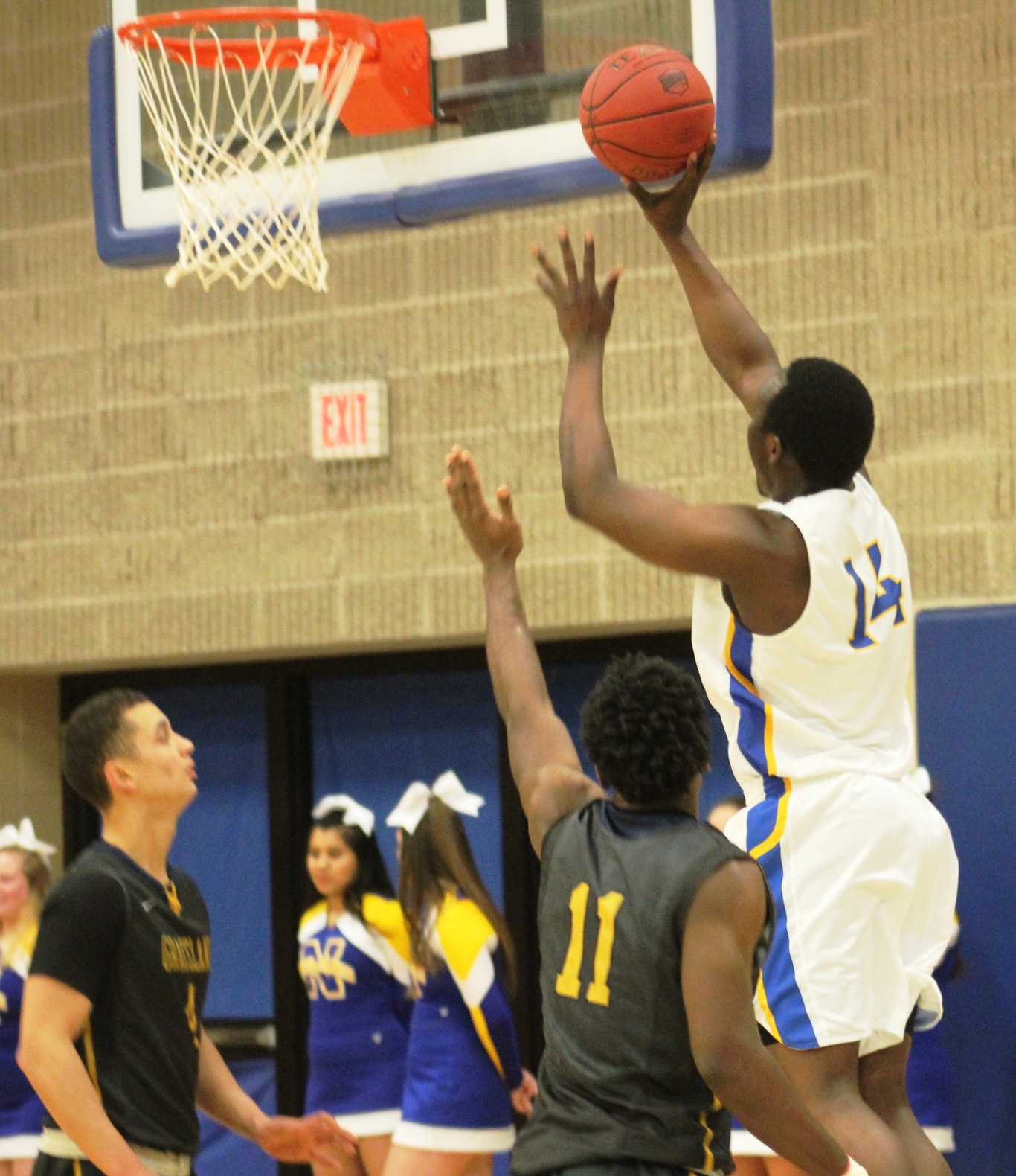 NIACC's David Wanjara scores in the second half of Monday's game.