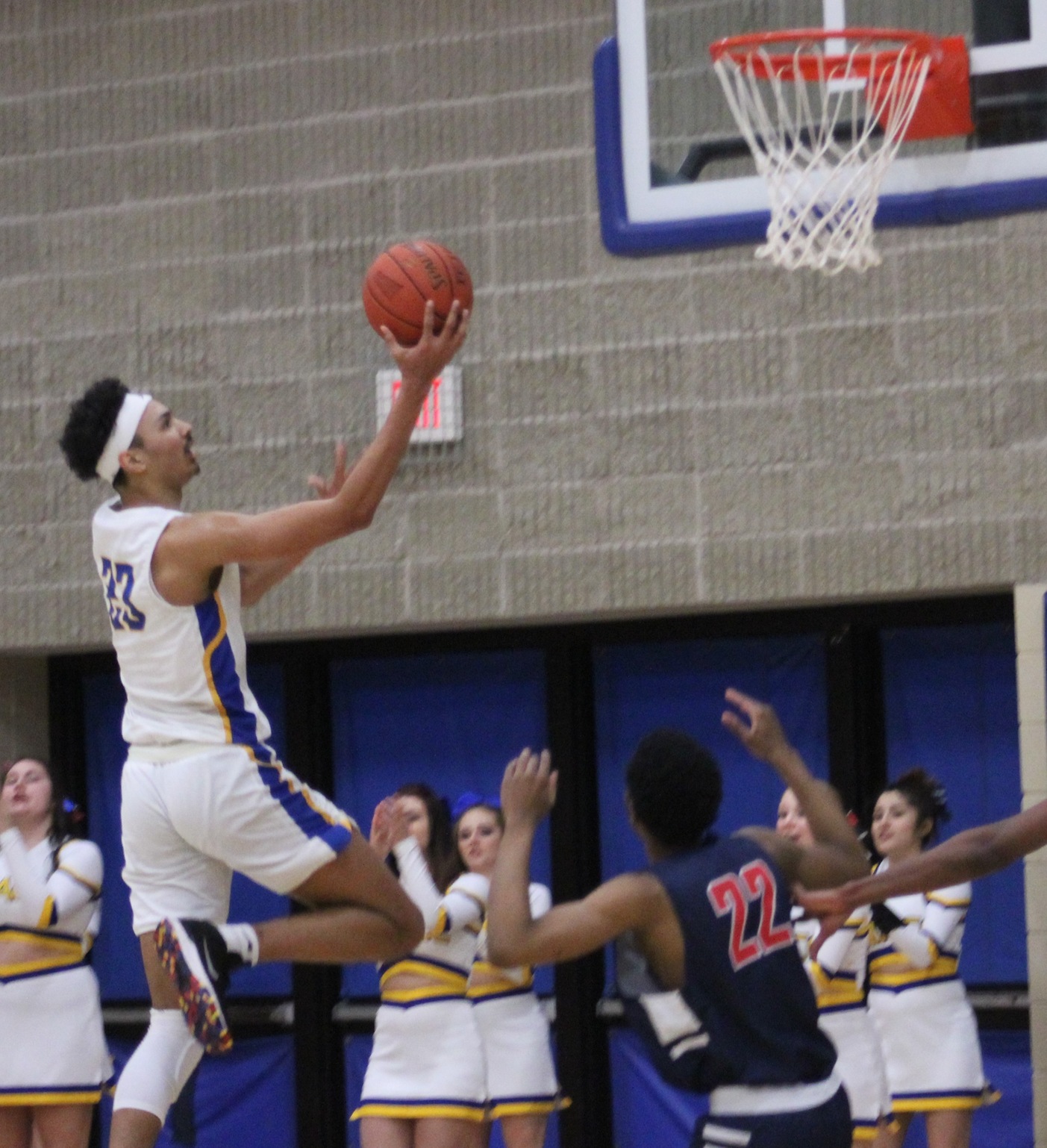 Trey Sampson scores 2 of his 23 points in second half of Saturday's game against Southwestern.