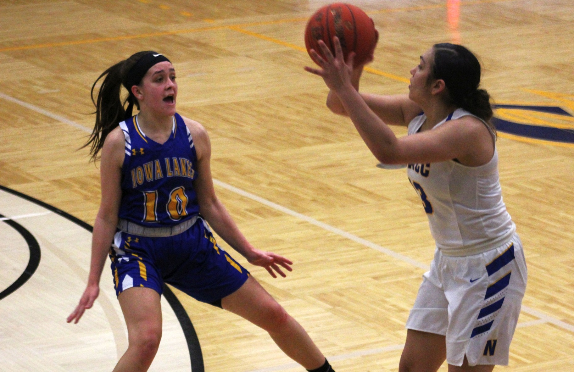 NIACC's Autam Mendez looks to pass the ball during Wednesday's game against Iowa Lakes.