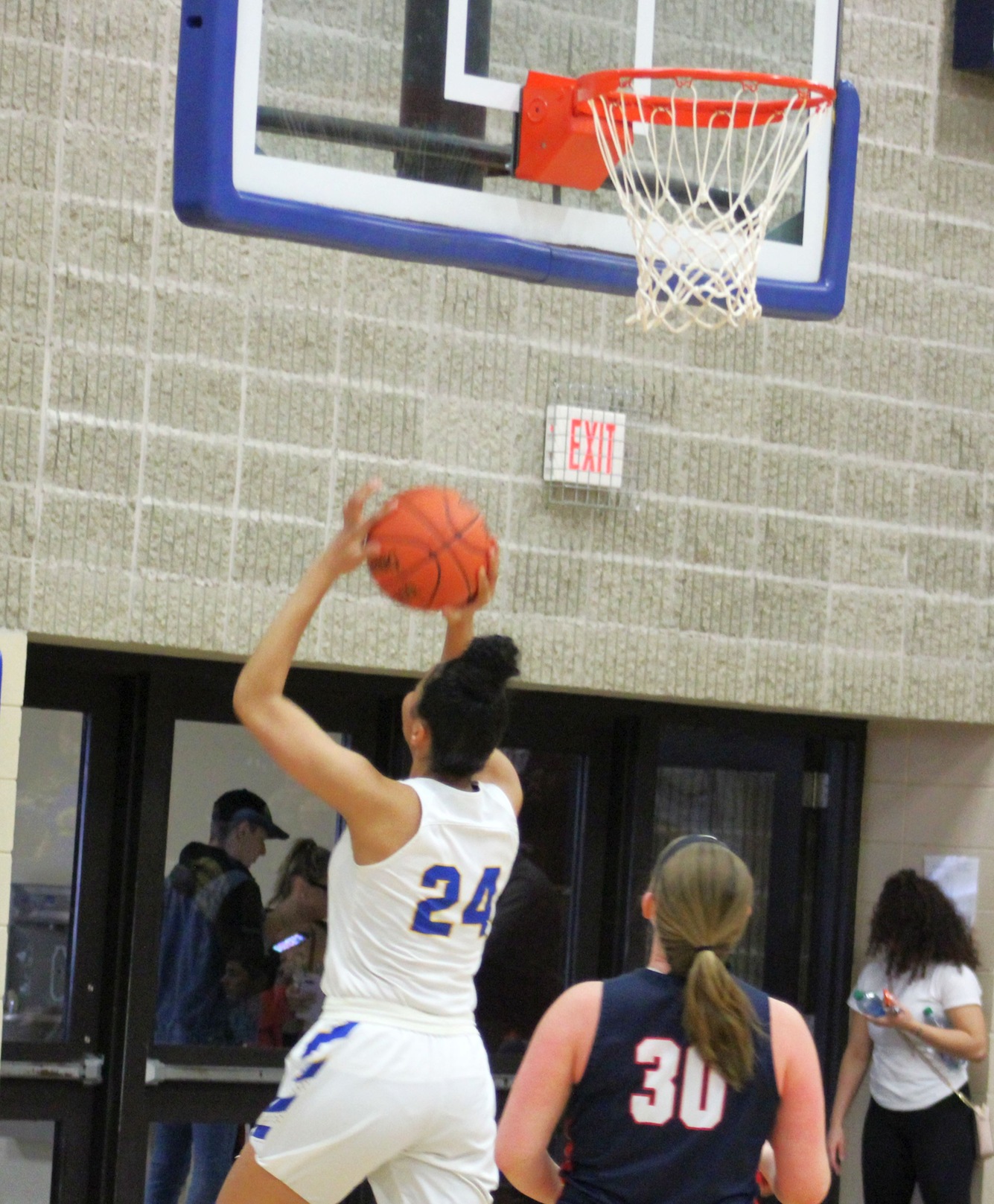 Sierra Morrow scores two of her game-high 30 points in Saturday's win over Southwestern.