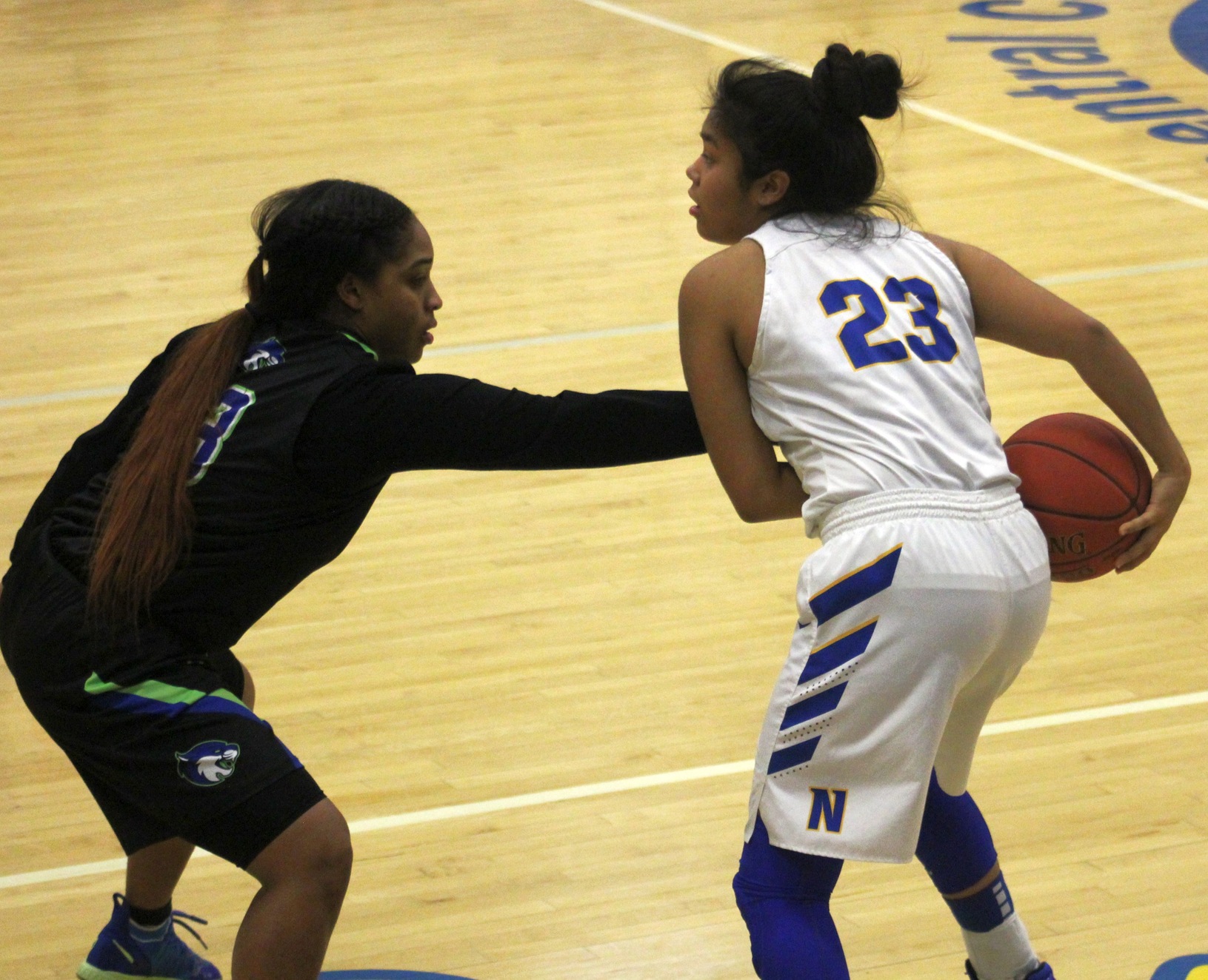 NIACC's Shinaana Secody looks to make a move at the Illinois Central Cougar Holiday Tournament in December.
