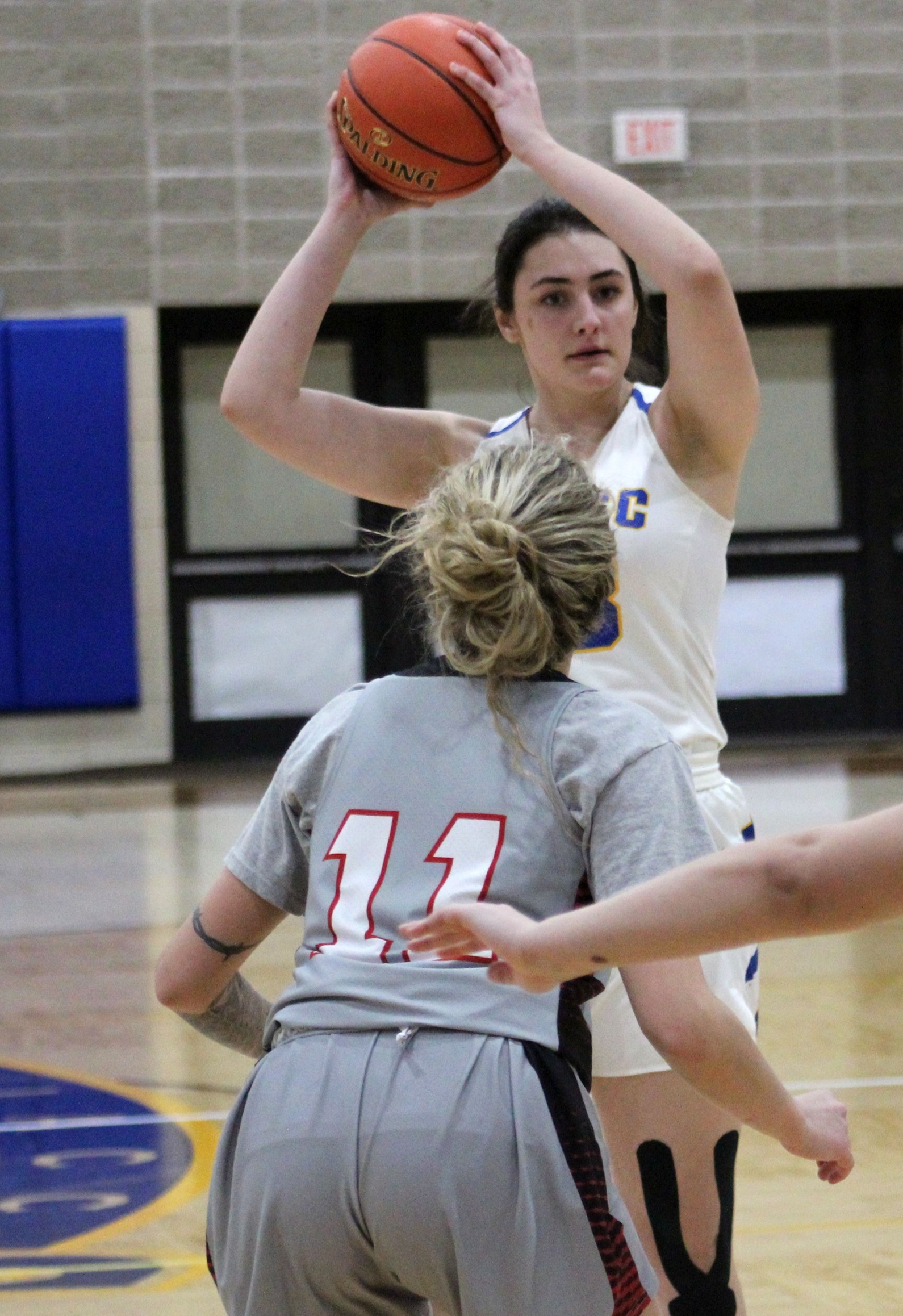 NIACC's Kayla Clewley looks to pass the ball during the second half of Wednesday's game against Southeastern.