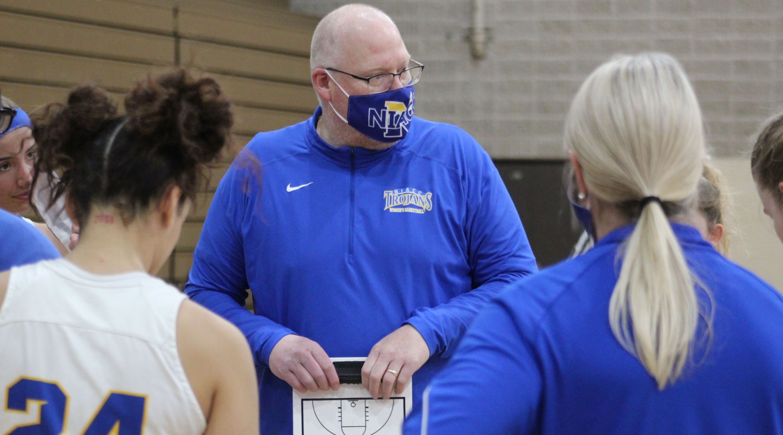 Brad Vaught returns for his second season as head coach of the NIACC women's basketball team.