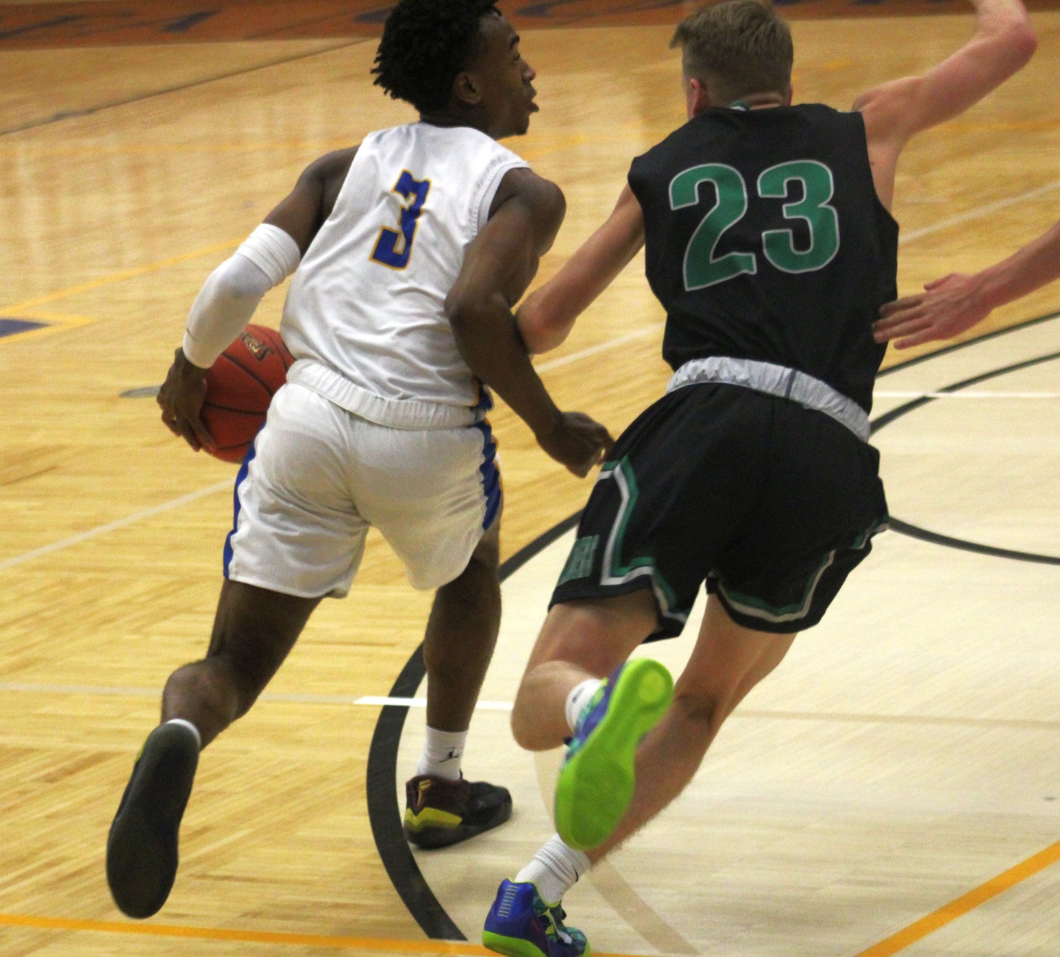 NIACC's McKelary Robertson drives to the basket in Sunday's win over Central CC-Columbus.