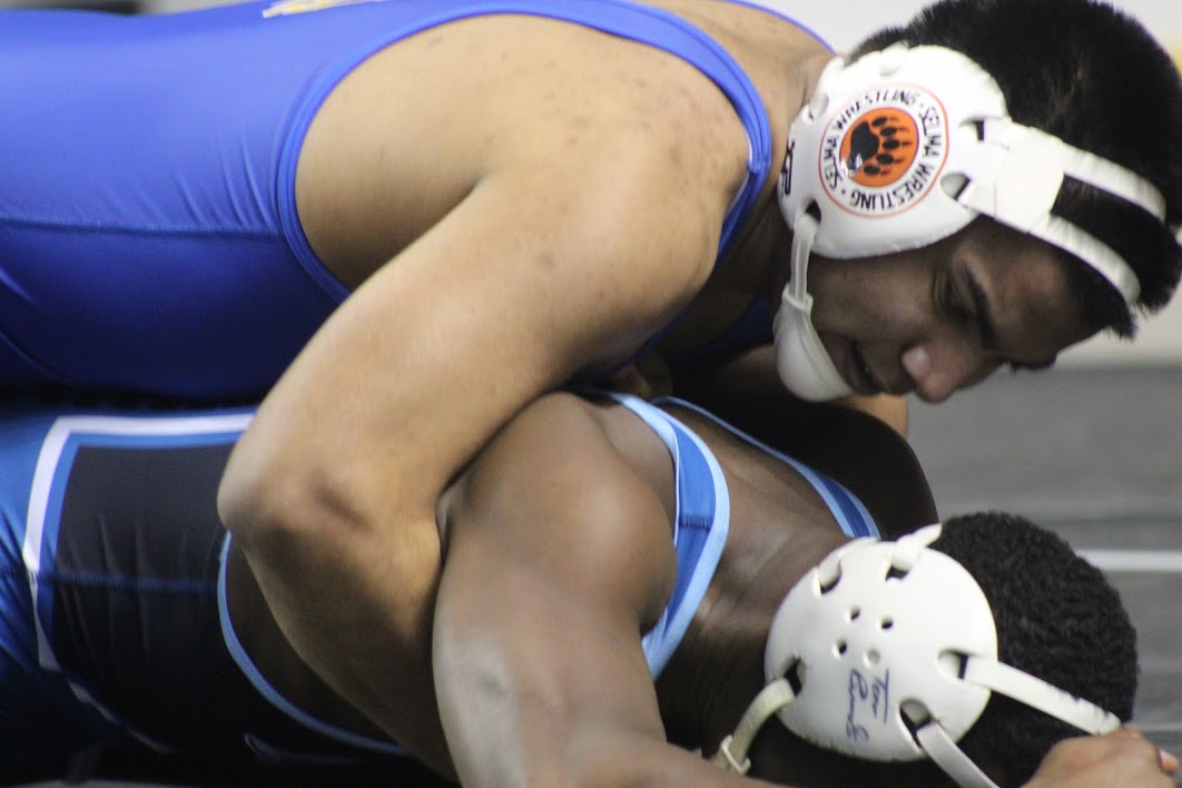 NIACC's Tony Mendoza (top) is ranked second at 149 pounds in the preseason rankings by Intermat.
