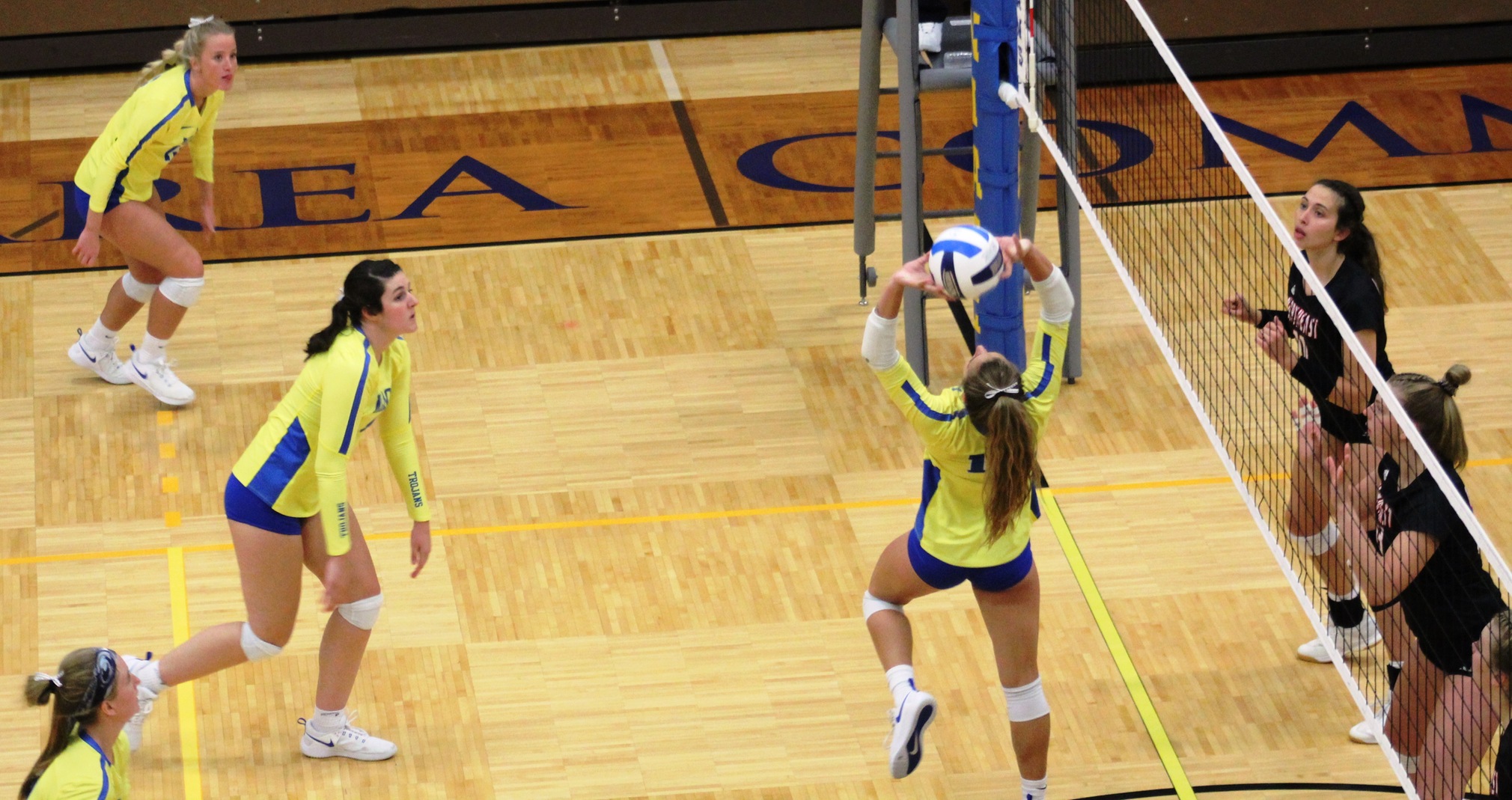 NIACC's Becca Steffen sets the ball in last week's victory over Northeast CC.