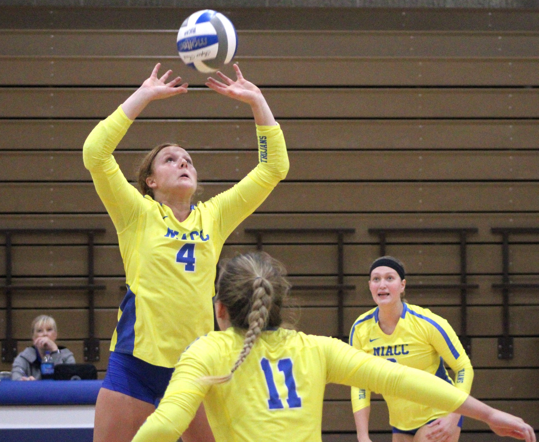 NIACC's Samantha Coron sets the ball during last week's home match against Southwestern.