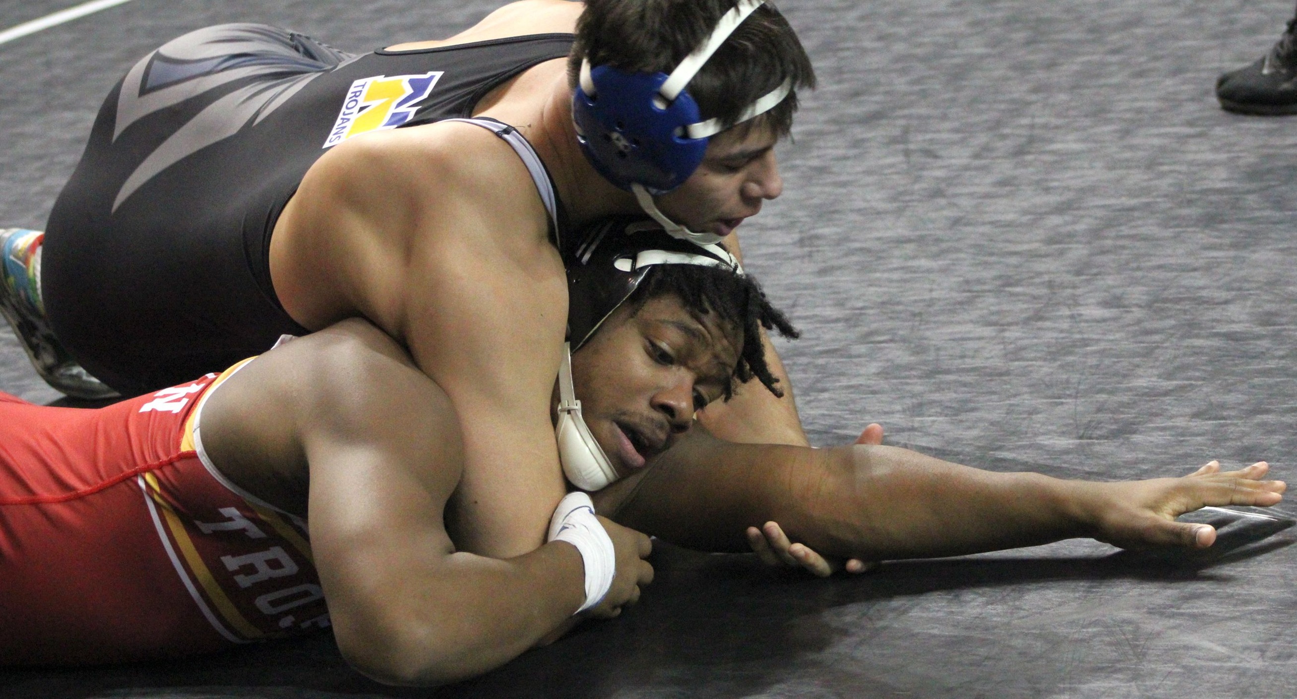 NIACC's Ein Carlos will wrestle in Friday night's national semifinals at 184 pounds.